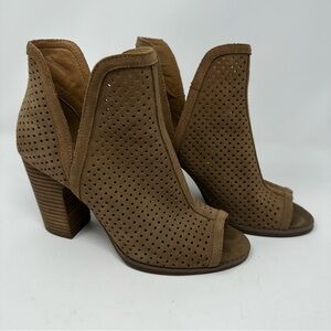 Lucky Brand  Larise Peep Toe Shoe Sesame Size 9 Womens